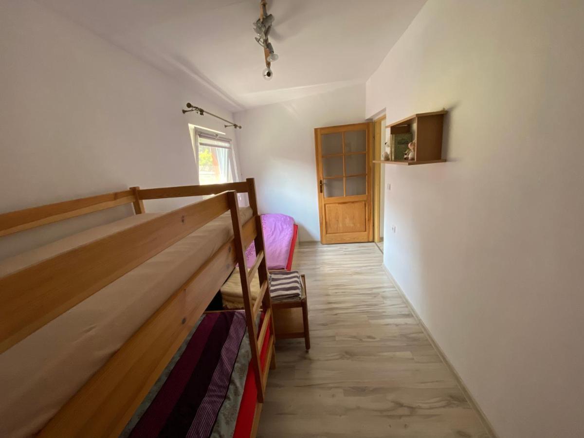 Domek Letniskowy Nad Jeziorem Wiejskim Lakie Esterno foto
