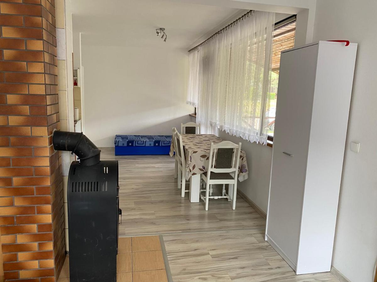 Domek Letniskowy Nad Jeziorem Wiejskim Lakie Esterno foto